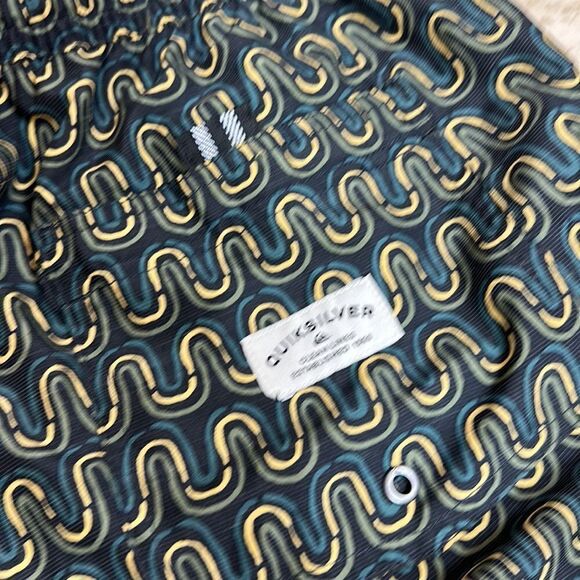 Like New Quicksilver Hybrid Swim Shorts - Picture 8 of 8